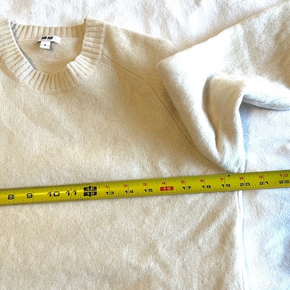 Uniqlo Women's Cream 100% Wool Crewneck Sweater Jumper Casual Classic, Size M - Picture 5 of 9
